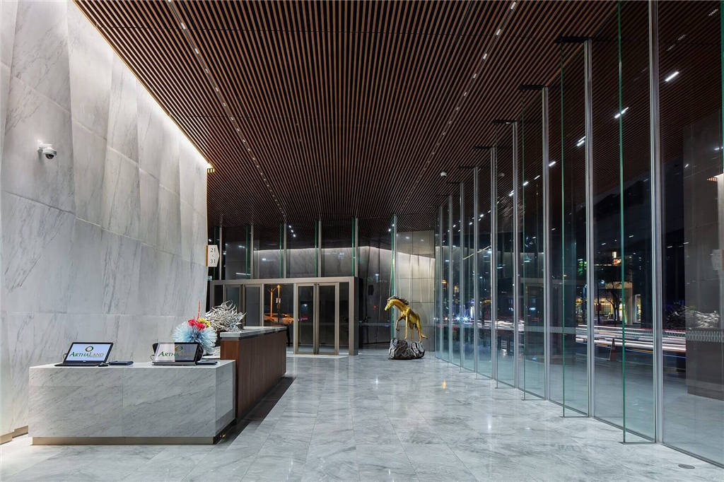 Arthaland Century Pacific Tower – BGC 写字楼
